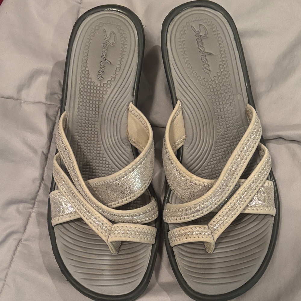 Skechers Women's Glittering Silver and Cream Sandals
